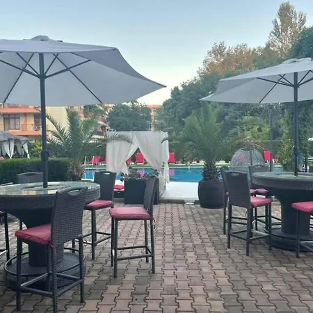 Бахами Резиденс 3* Σάνι Μπιτς